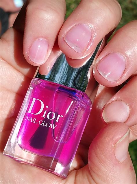 Dior nail glow